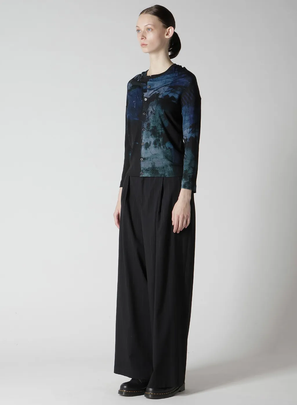 Blurry Flower Printted Off Neck Buttoned Cardigan