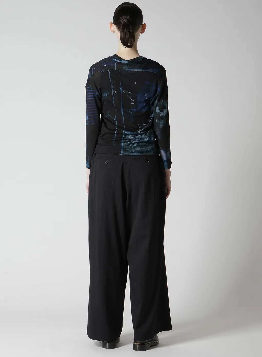 Blurry Flower Printted Off Neck Buttoned Cardigan