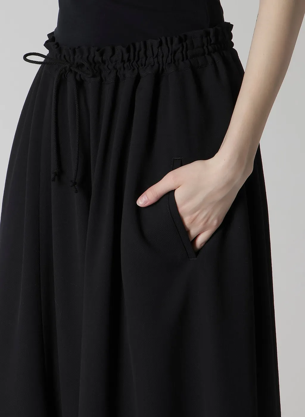 Wool Serge Gather Pants
