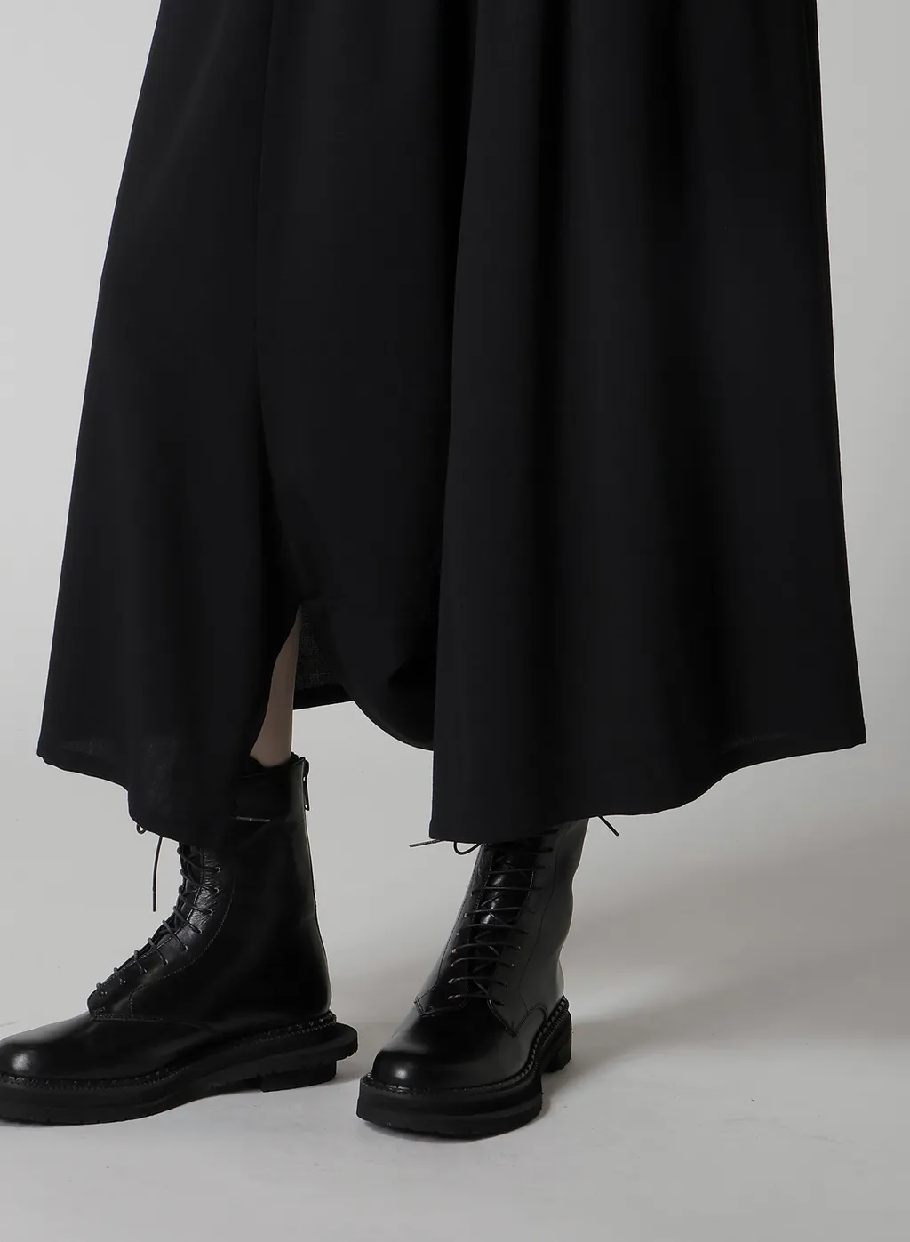 Wool Serge Gather Pants