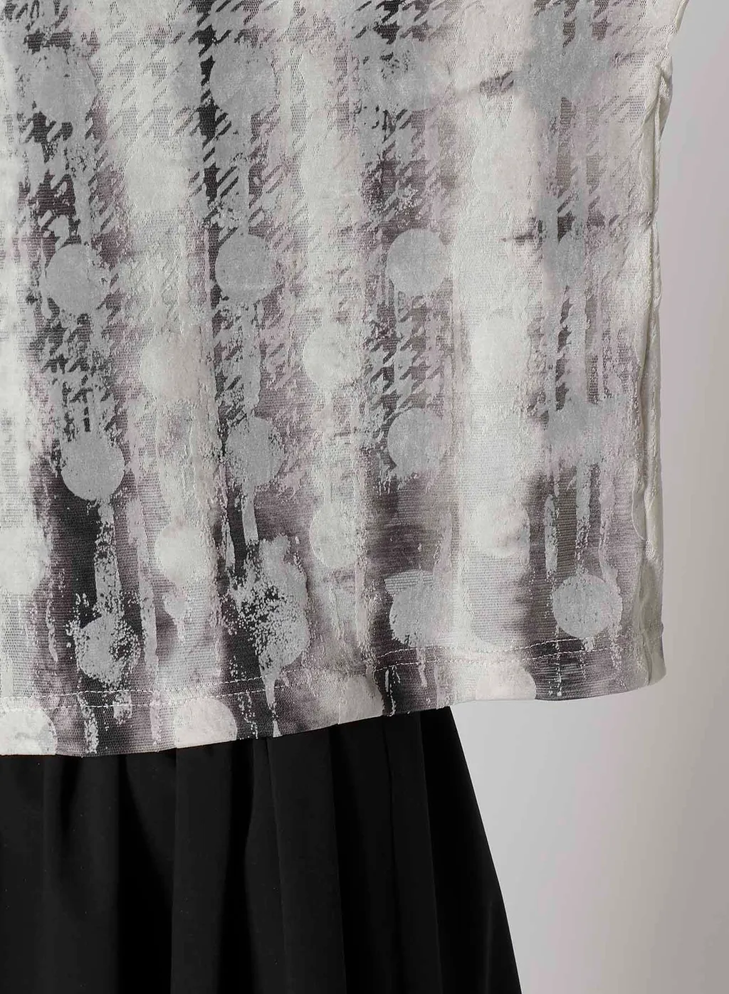 Houndtooth Dots Tulle Cropped Round Neck T