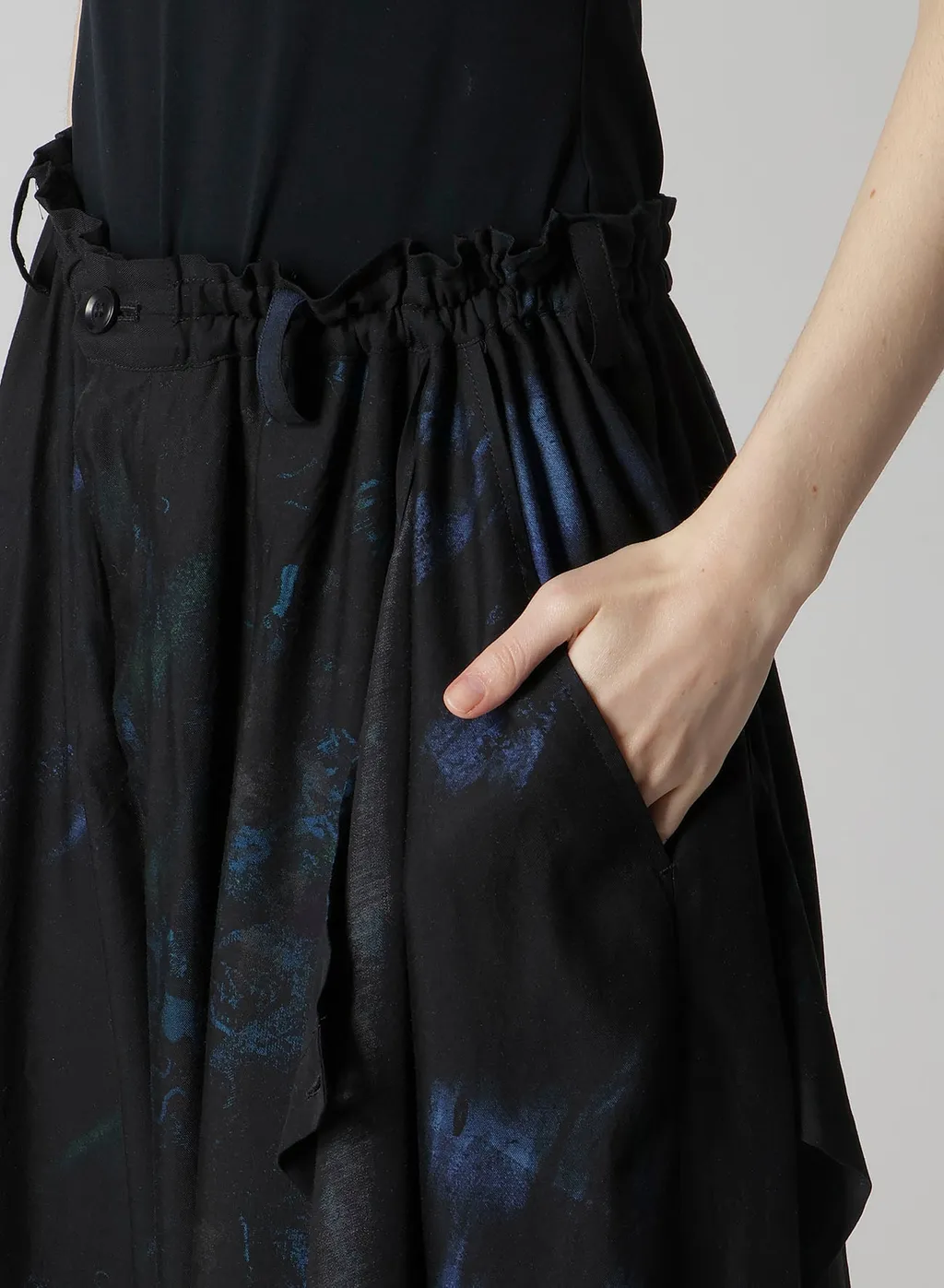 Flower/Lace-Preint Dungaree Twill Pants