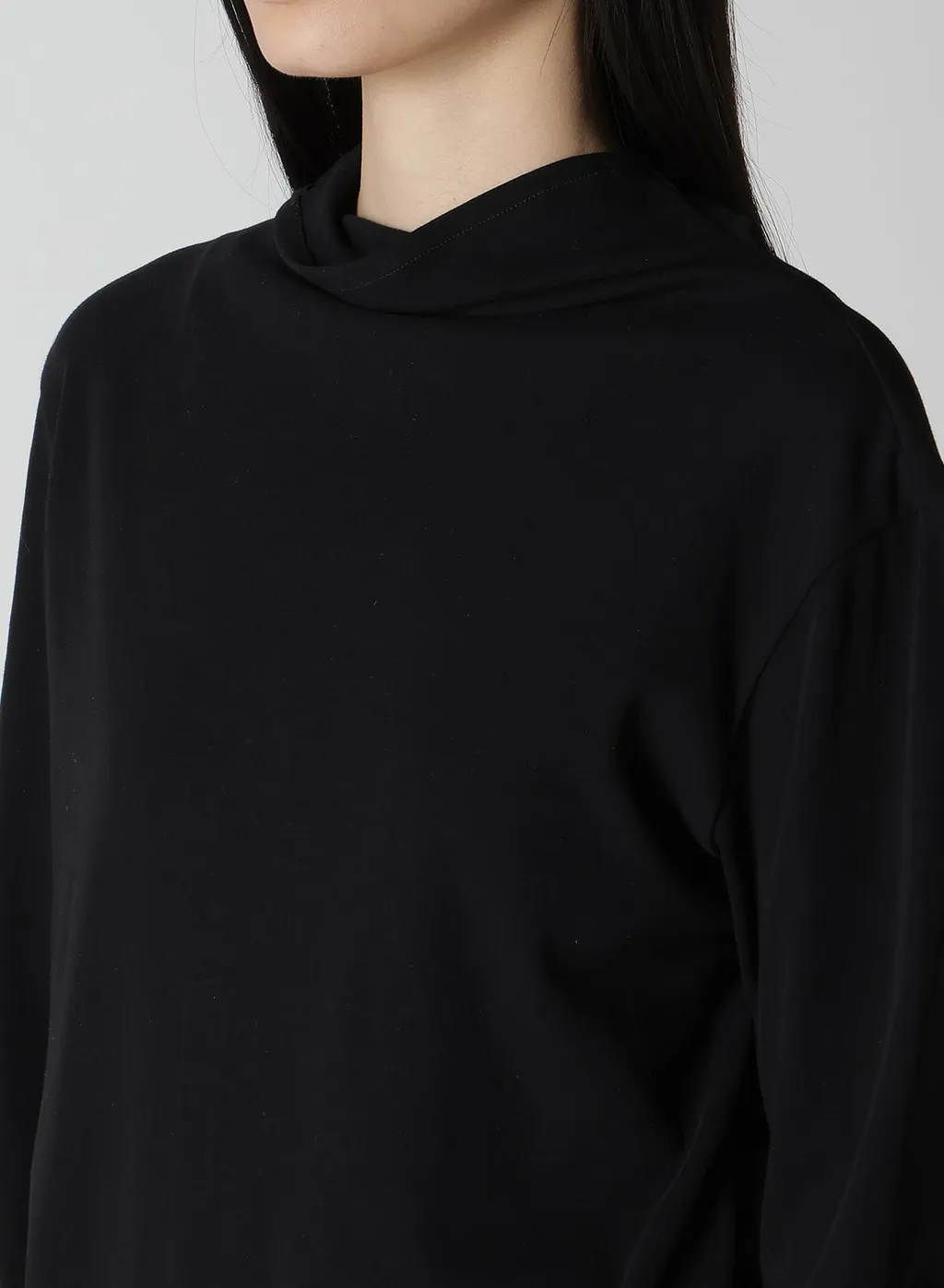Hard-Twist Back Button Off-Neck T