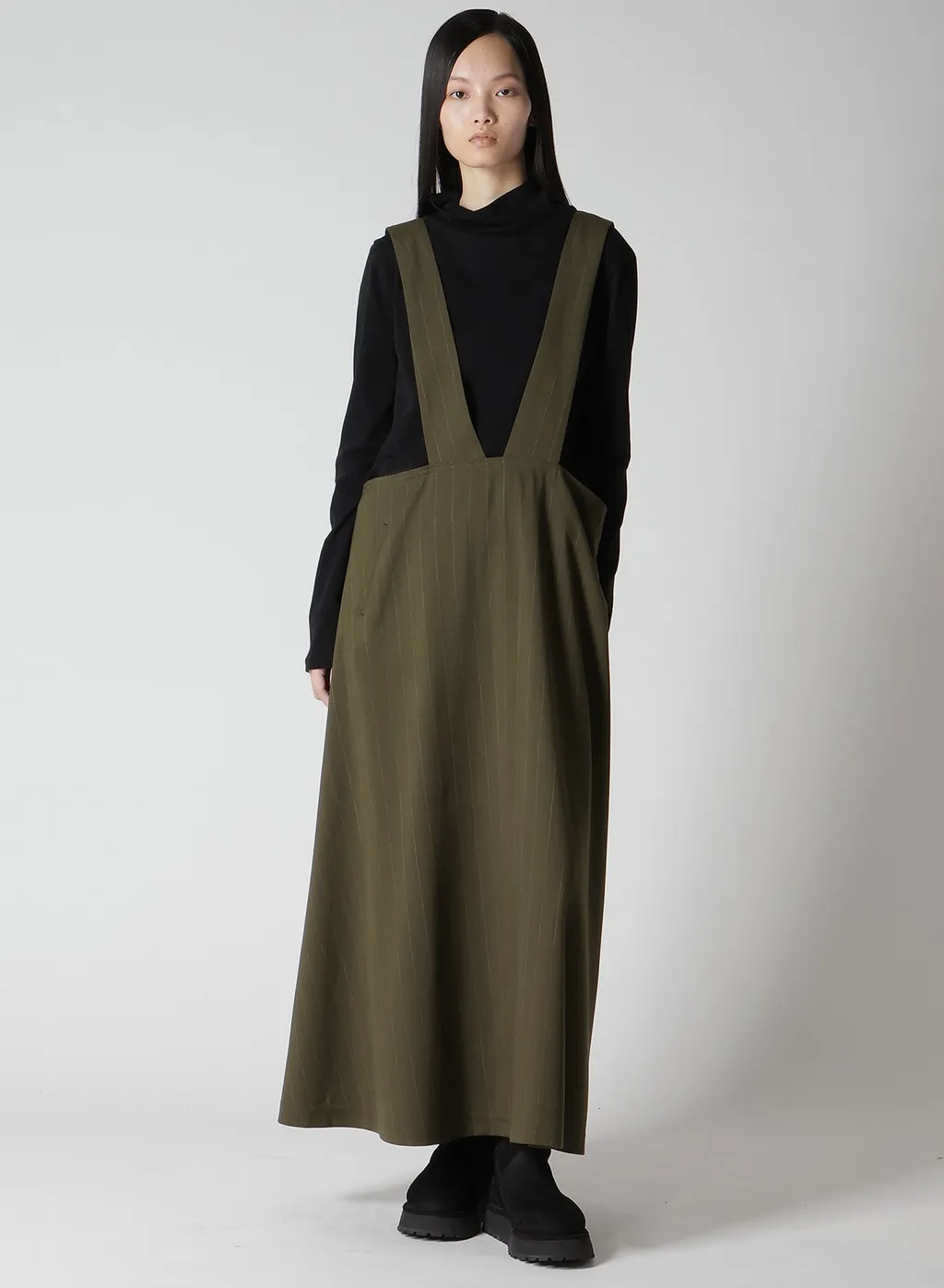 Hard-Twist Back Button Off-Neck T