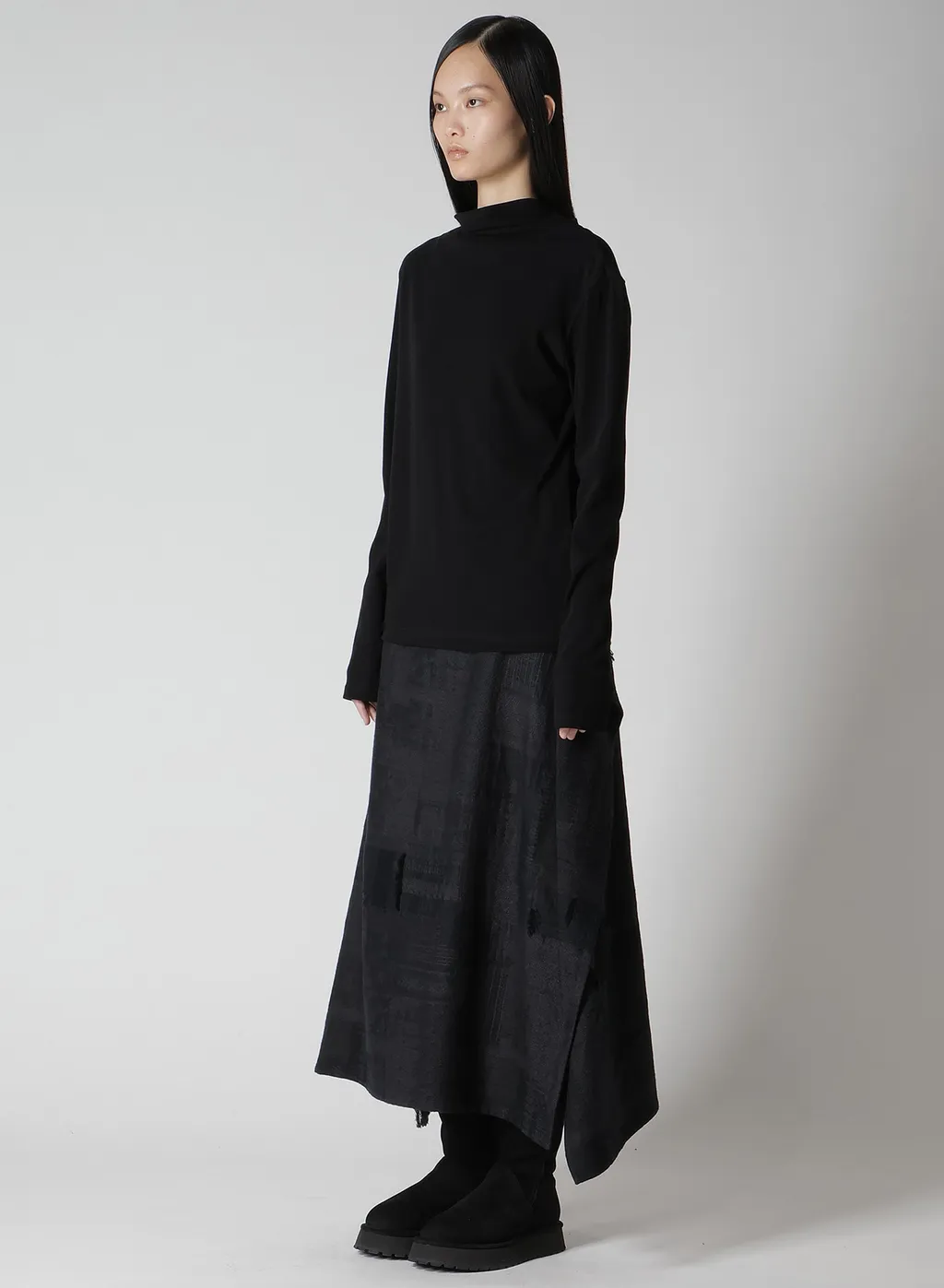 Hard-Twist Back Button Off-Neck T