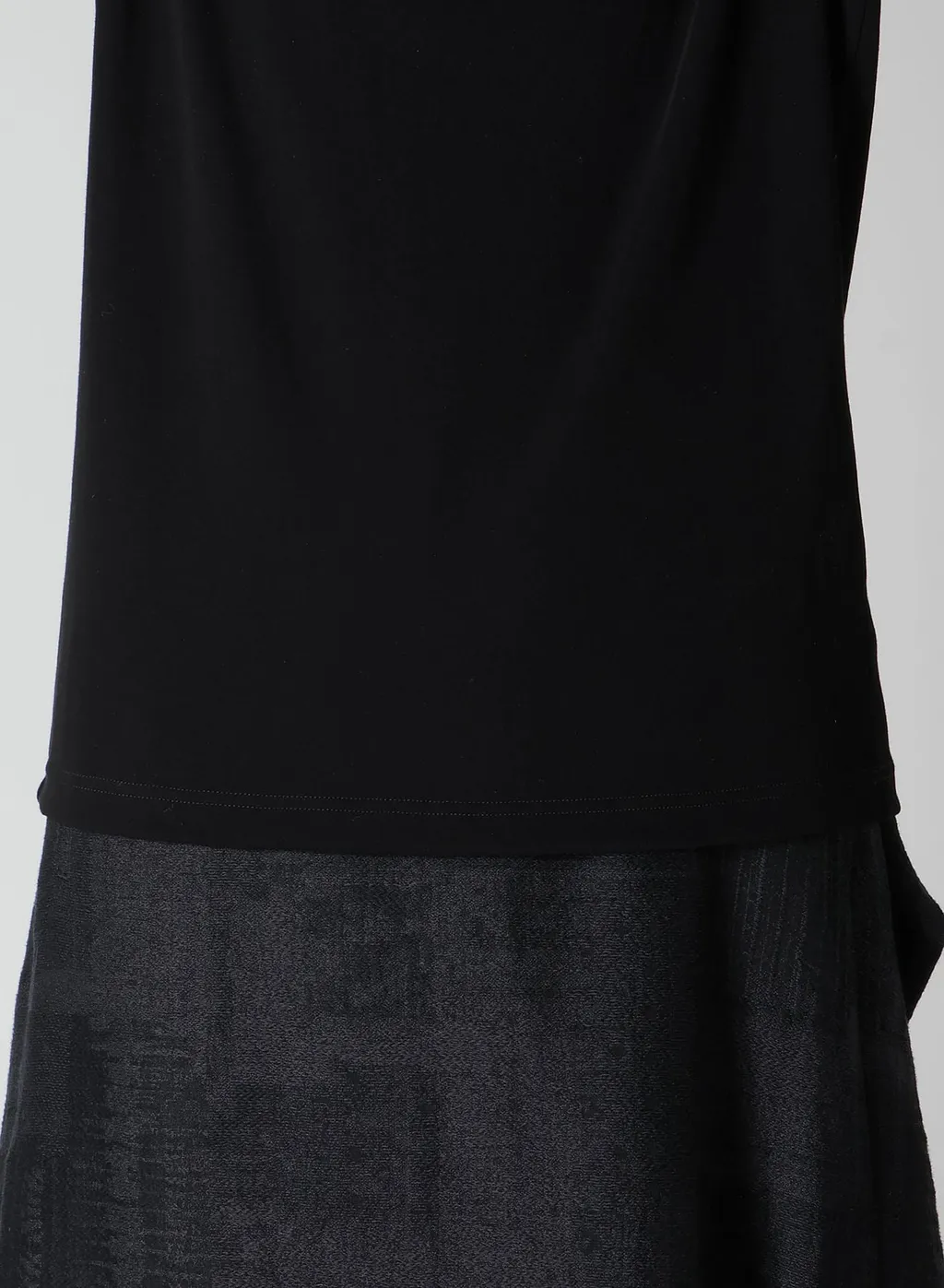 Hard-Twist Back Button Off-Neck T