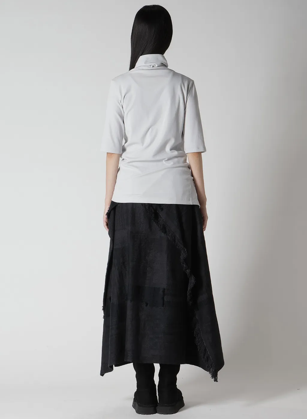 Hard-Twist Asymmetric High Neck Half Sleeve T