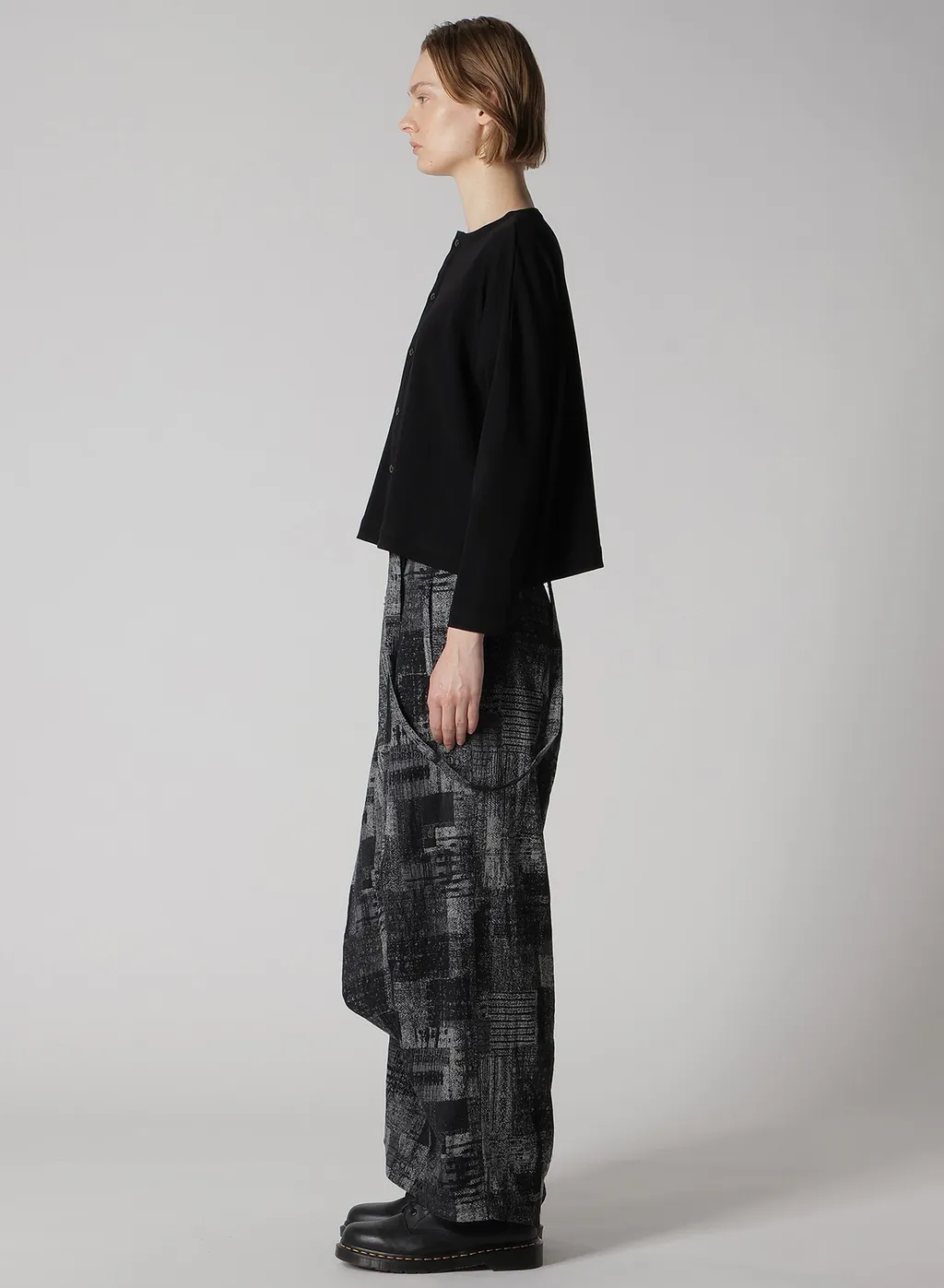Hard-Twist Cropped Round Neck Cardigan