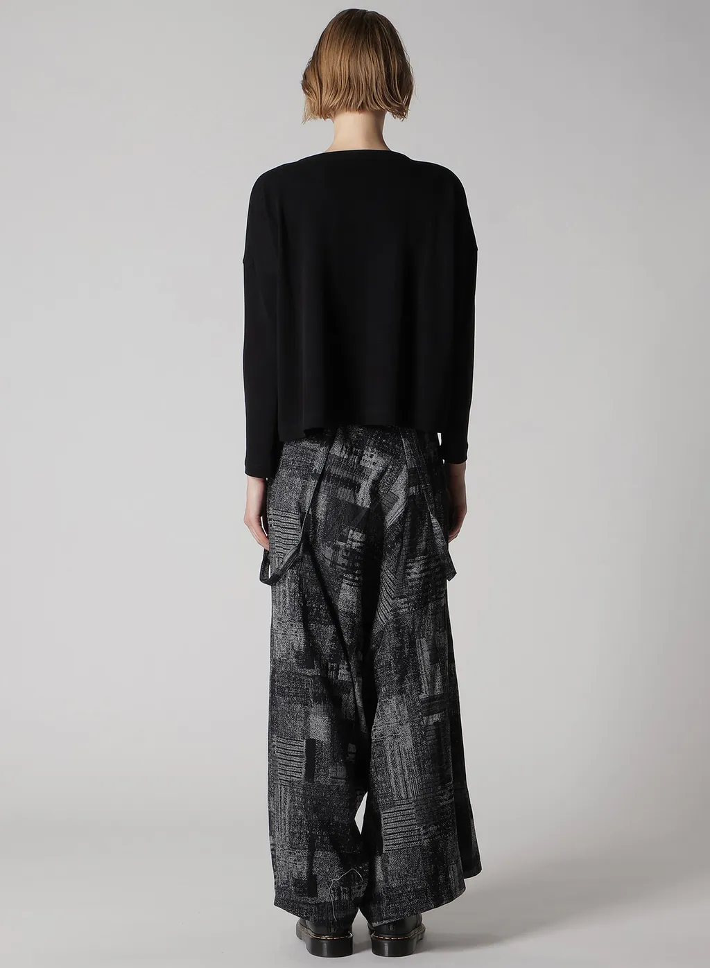 Hard-Twist Cropped Round Neck Cardigan