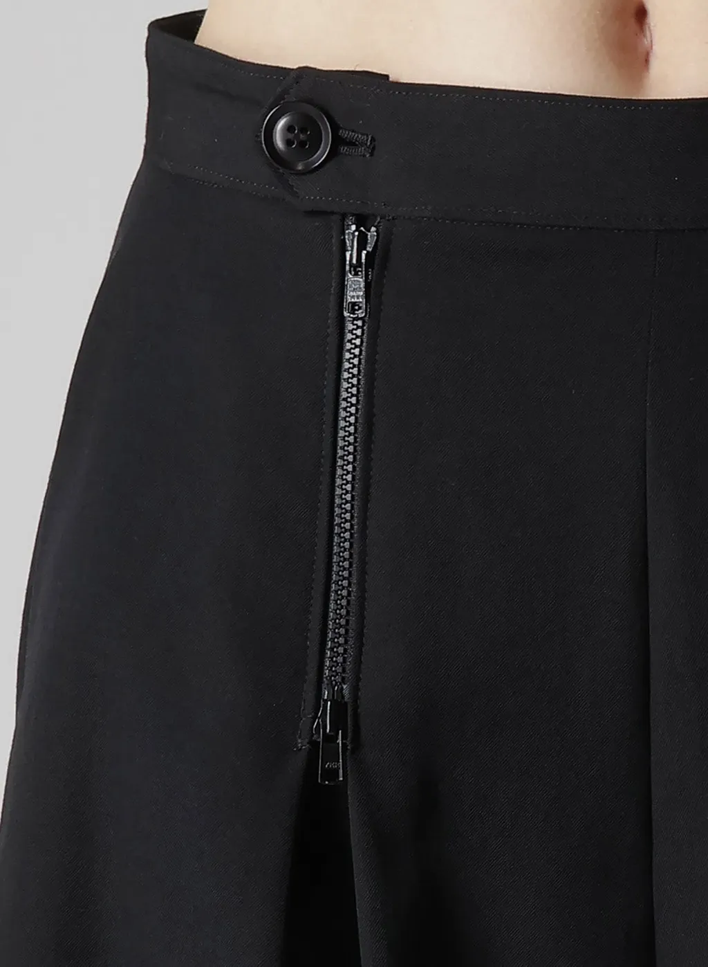 Wool Gabardine Zip Tucked Short Pants