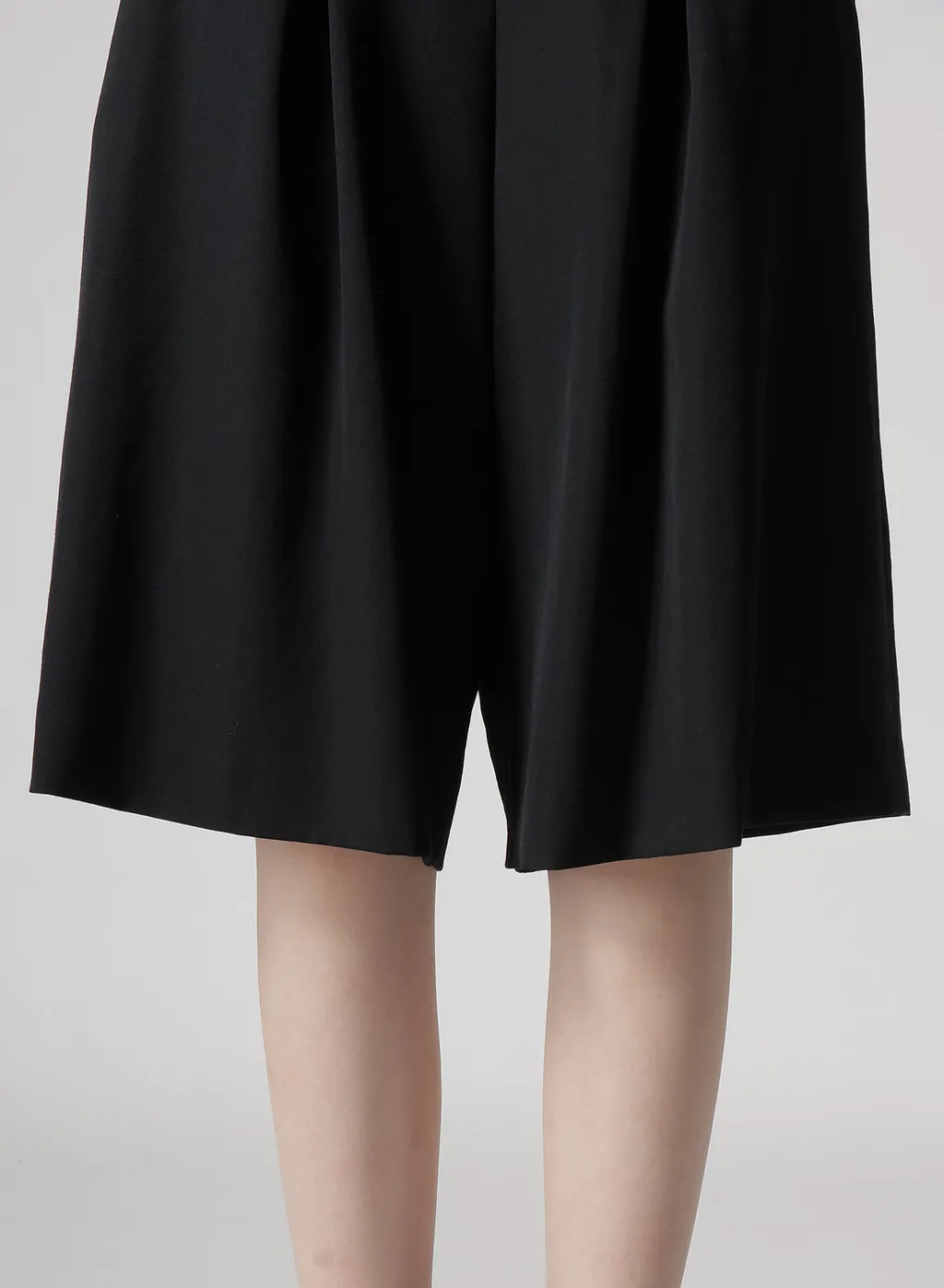 Wool Gabardine Zip Tucked Short Pants