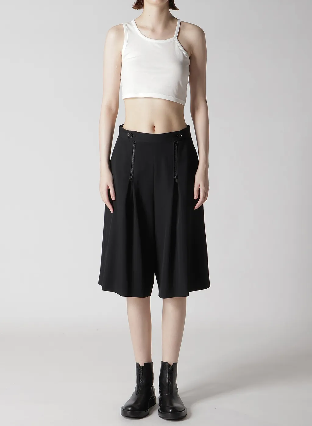 Wool Gabardine Zip Tucked Short Pants