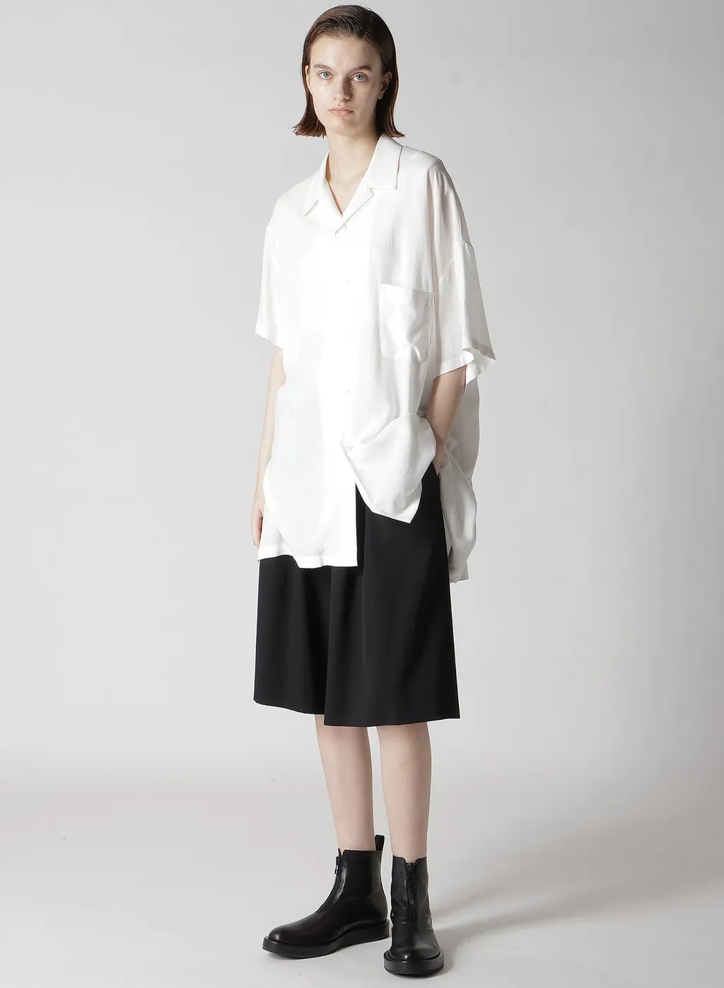 Wool Gabardine Zip Tucked Short Pants