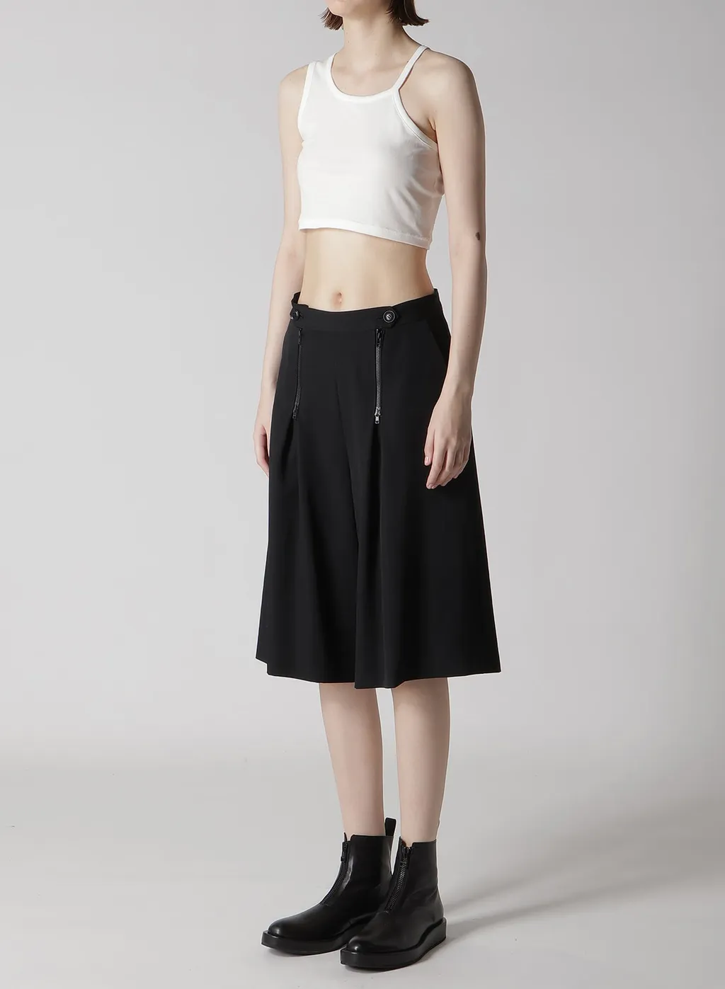 Wool Gabardine Zip Tucked Short Pants