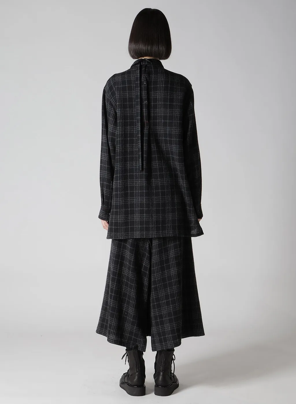 W/ Check Red Stitch Back Tucked Open Tab Blouse