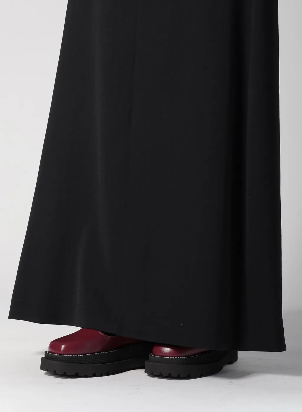 Wool Gabardine Line Skirt