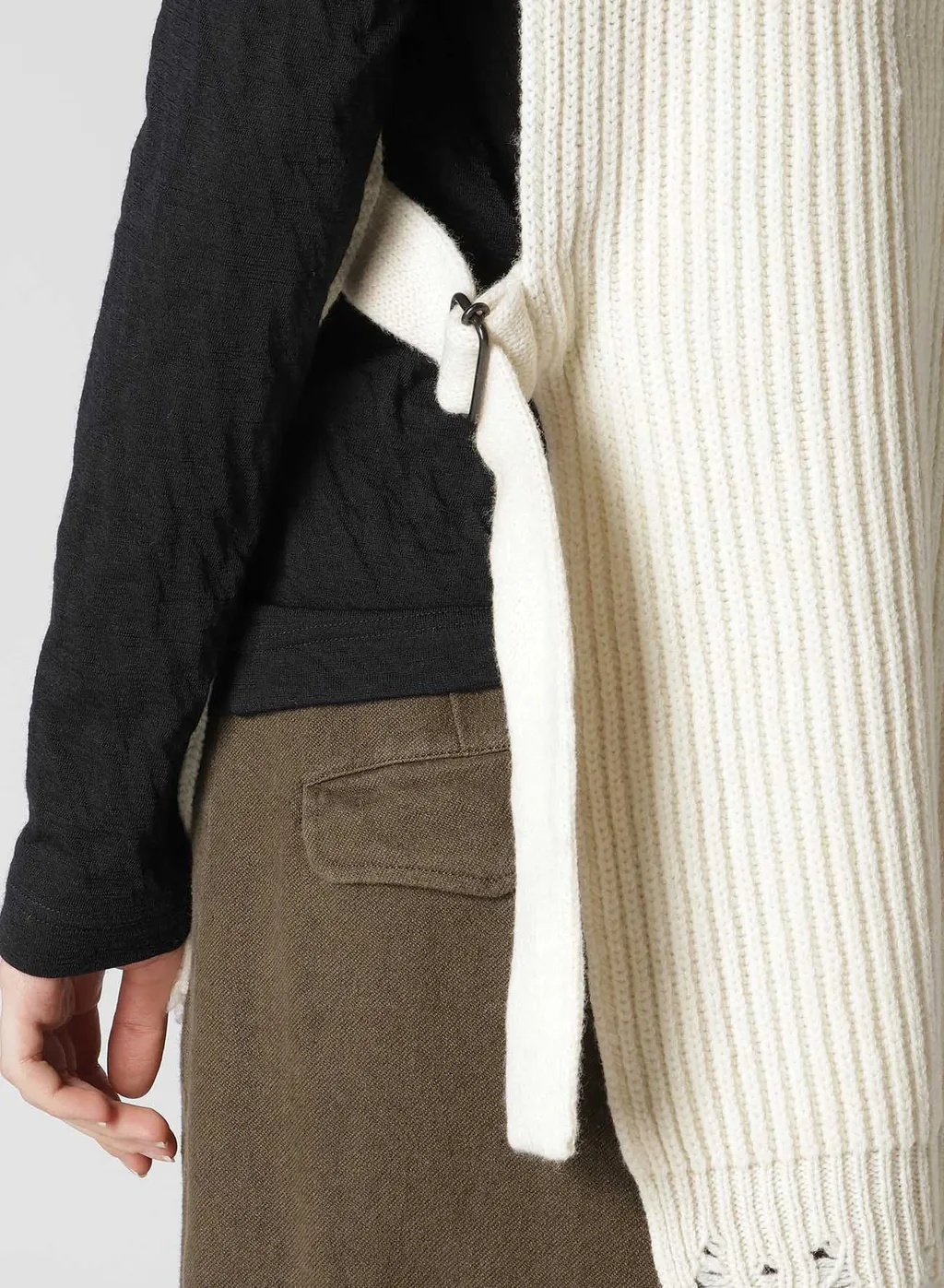 Lamb Wool Damaged Knit Vest