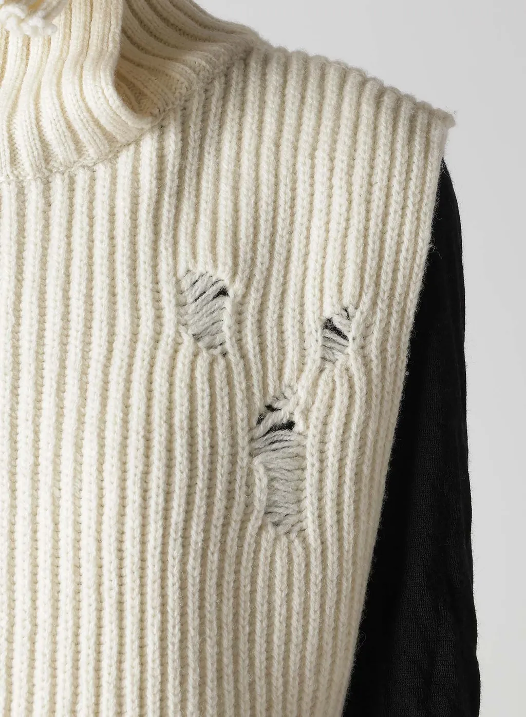 Lamb Wool Damaged Knit Vest