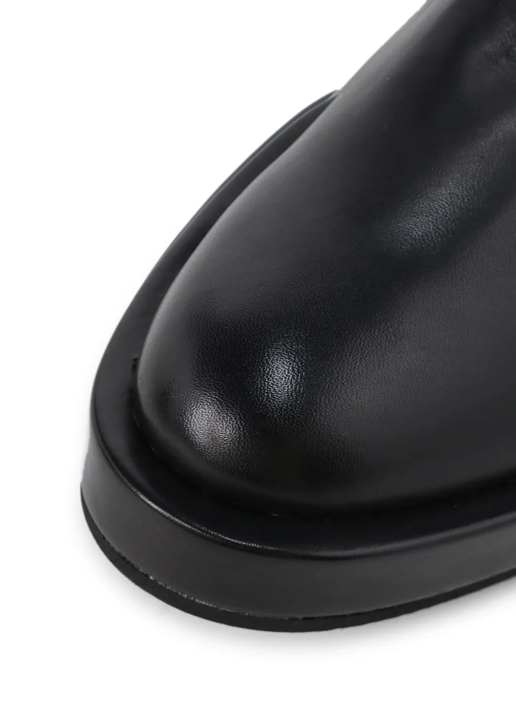 Oil Smooth Leather Zipper Boots