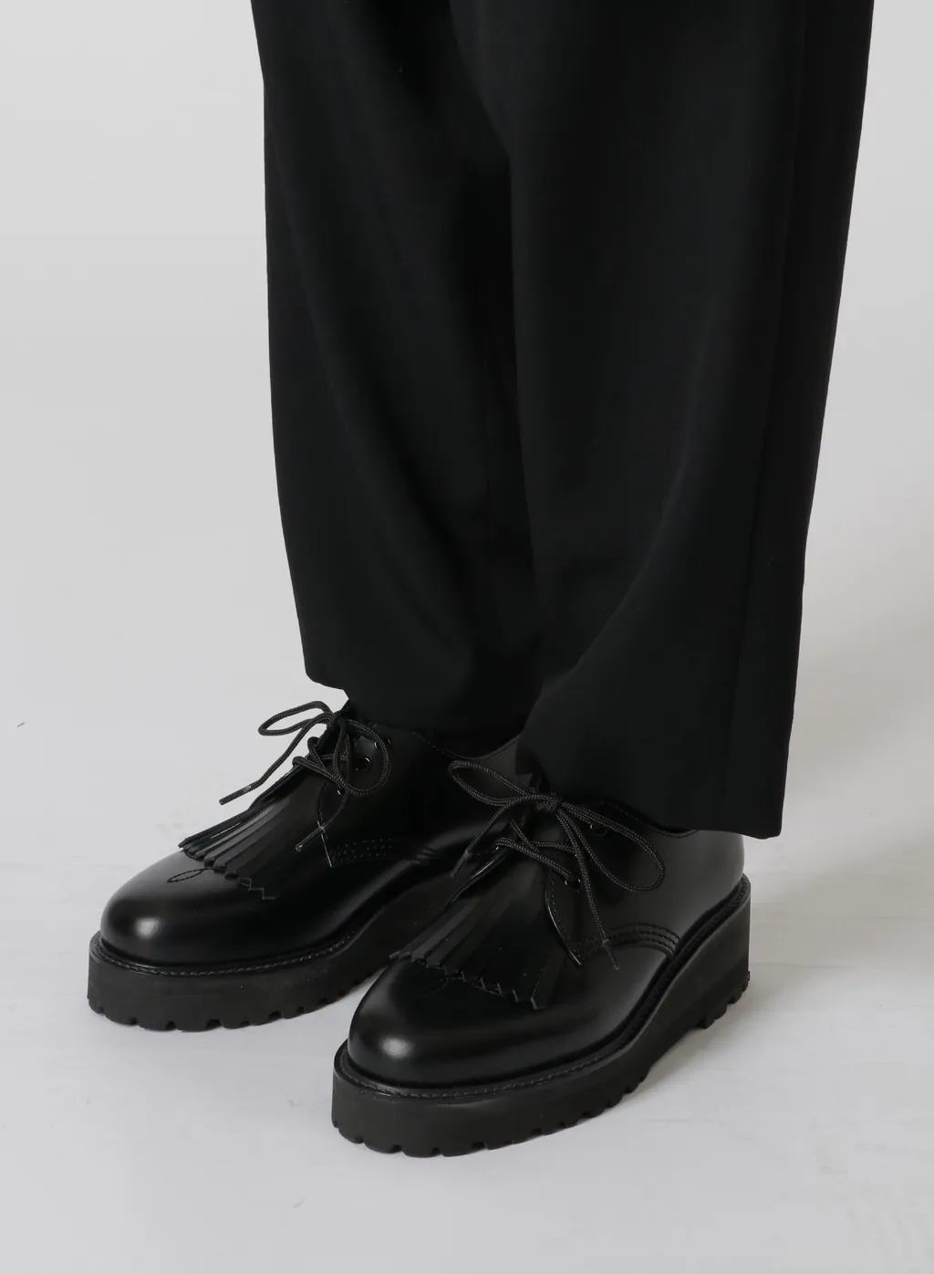 Glass Leather Fringe Tongue Shoes