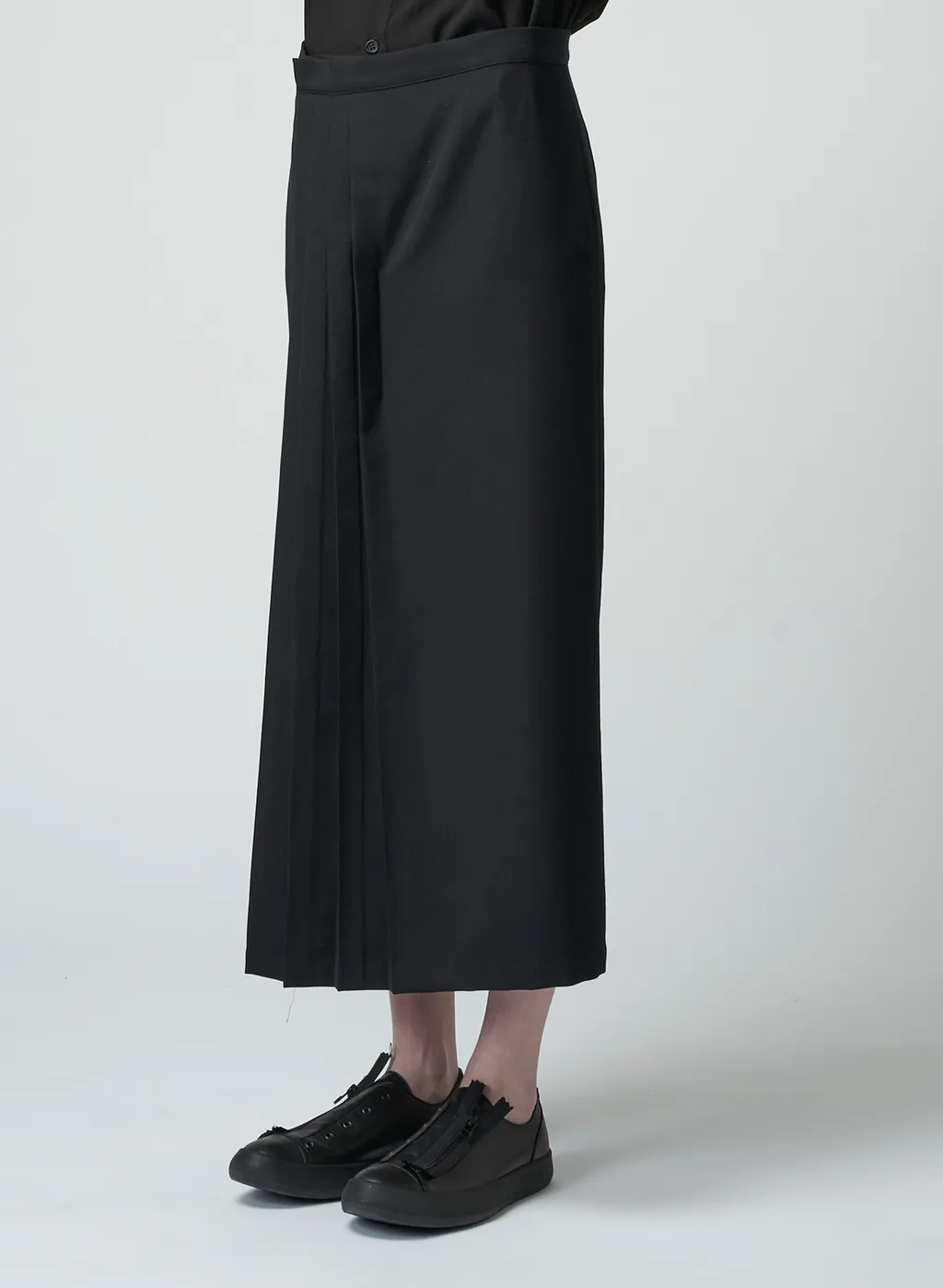 Gabardine F Pleated Skirt