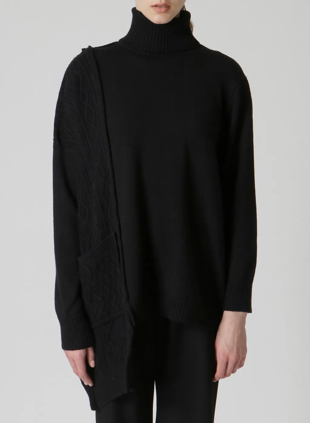 Paneled Turtle Neck Po