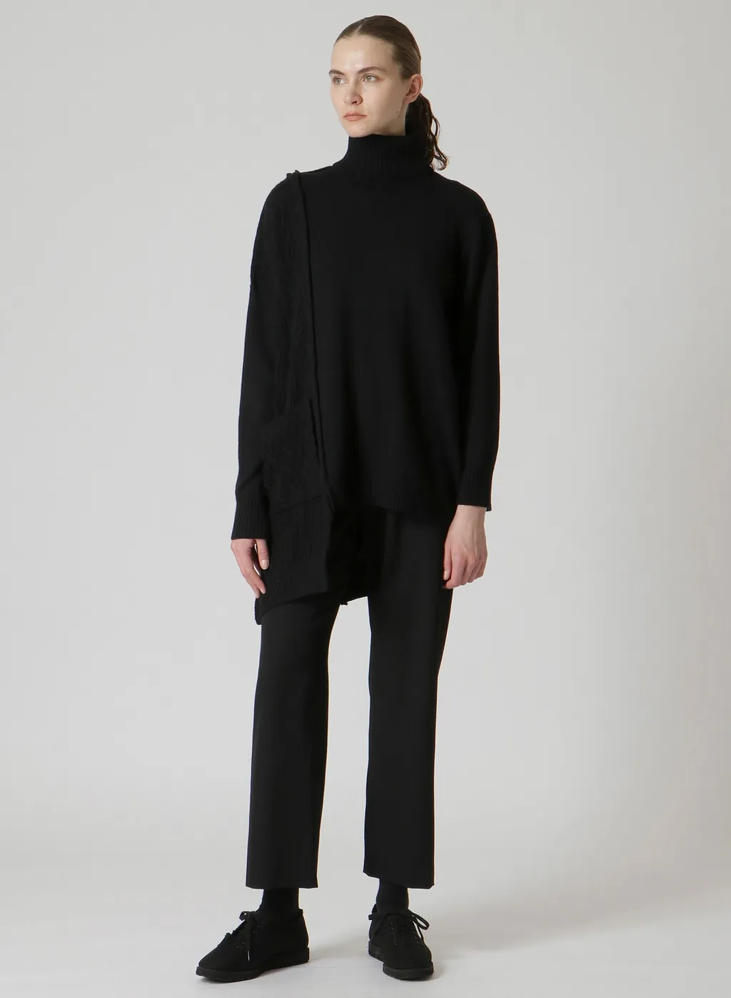 Paneled Turtle Neck Po