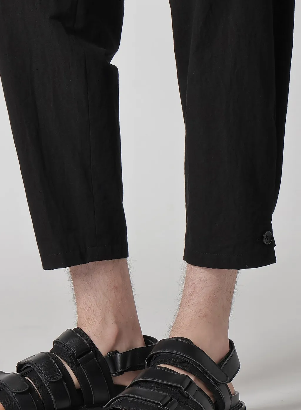 C/L Uneven Thread Canvas Tab Detail Slim Pants