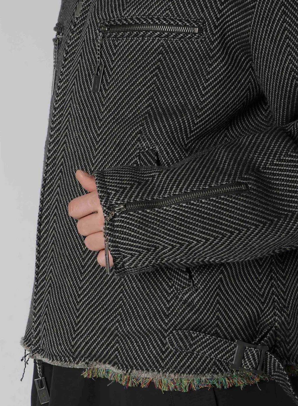 W/L Large Herringbone Hem Fringe Bouson