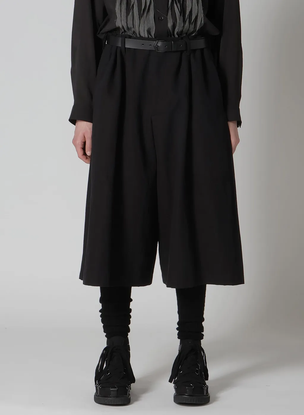 C/F/W Ox Pleats Half Pants