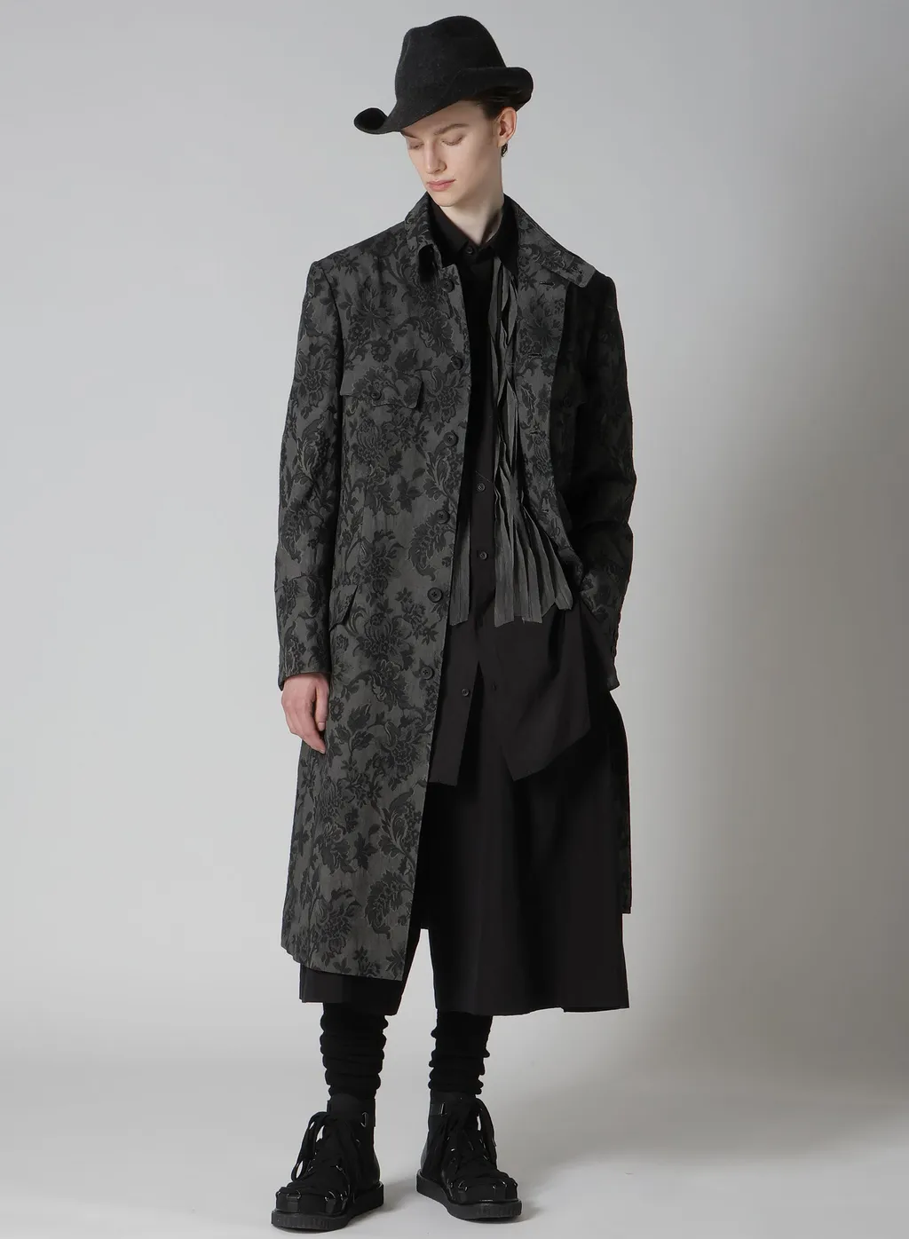 C/F/W Ox Pleats Half Pants