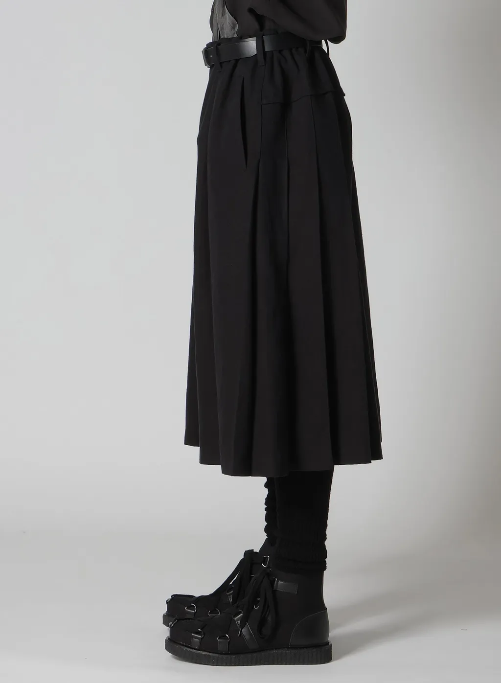 C/F/W Ox Pleats Half Pants