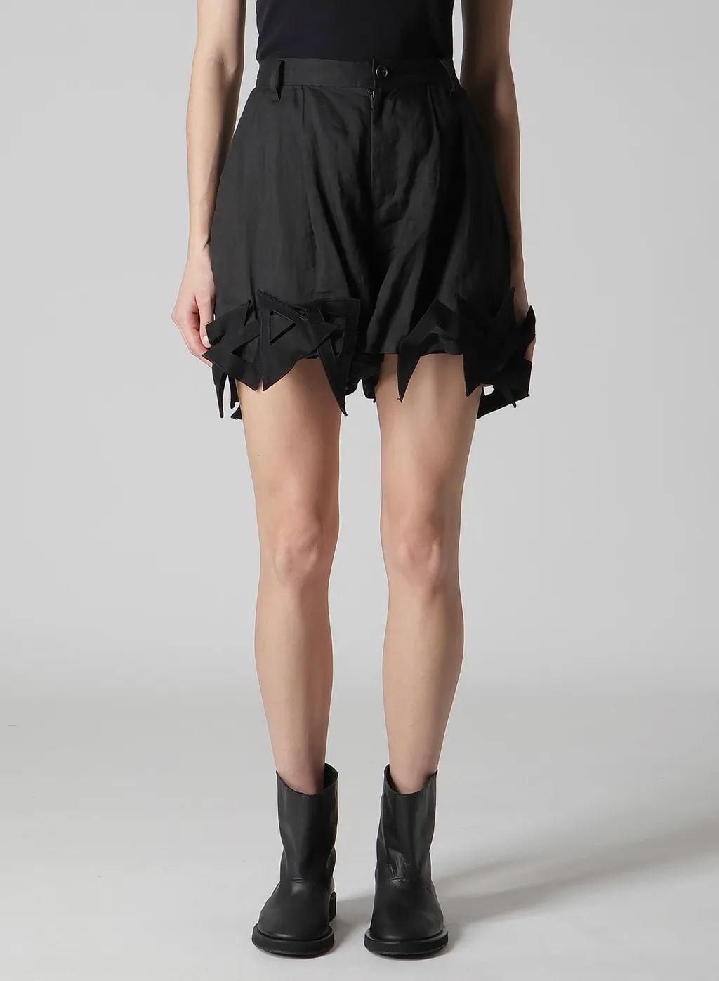 Chain Motif Short Pants