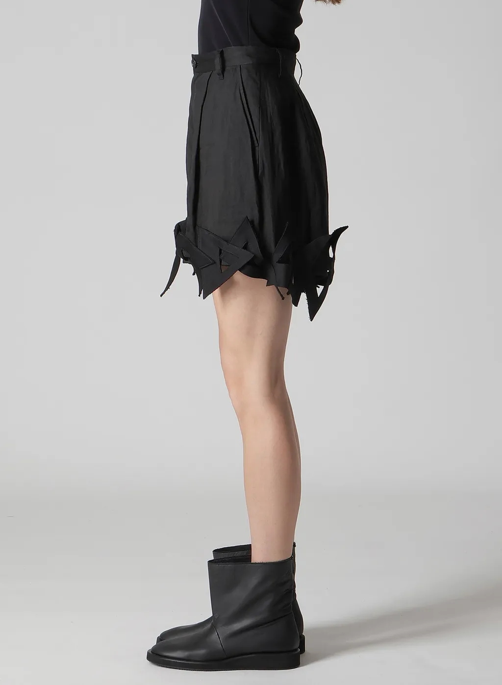 Chain Motif Short Pants