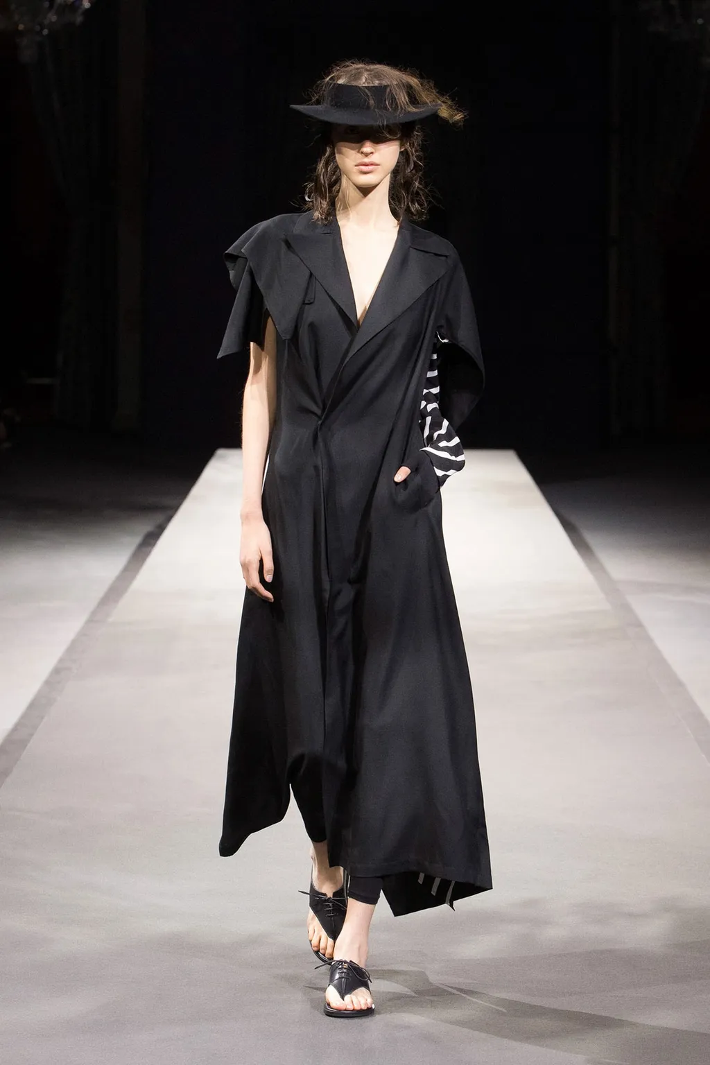 <411/1>+<412/1> Side Open Draped Coat