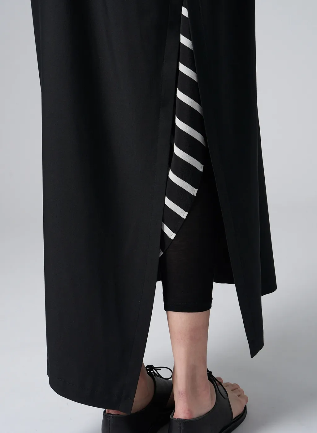 <411/1>+<412/1> Side Open Draped Coat