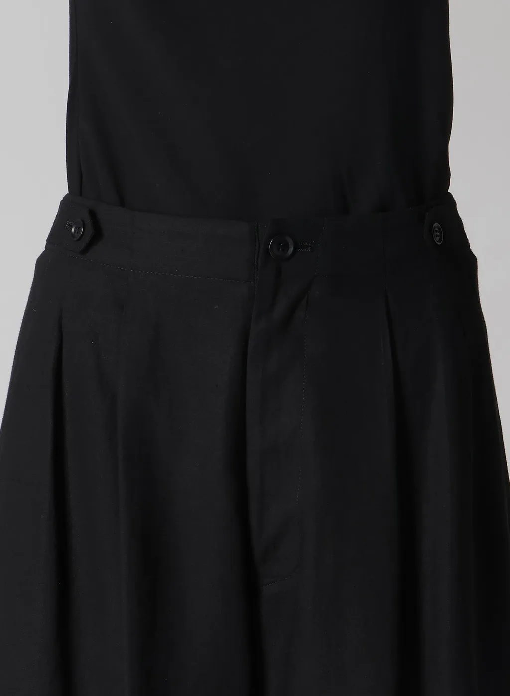 Rayon/Linen Sheeting Short Pants