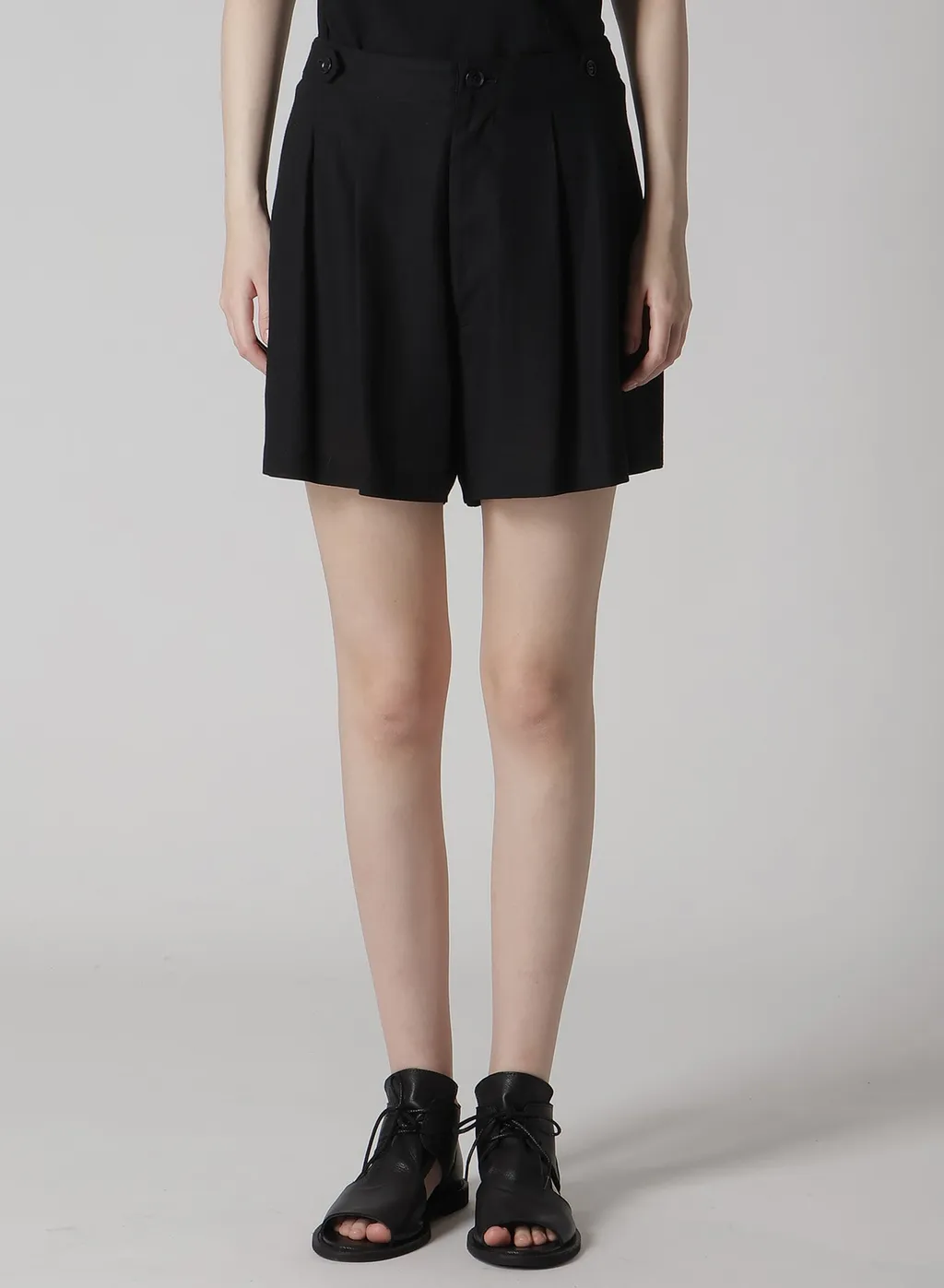 Rayon/Linen Sheeting Short Pants