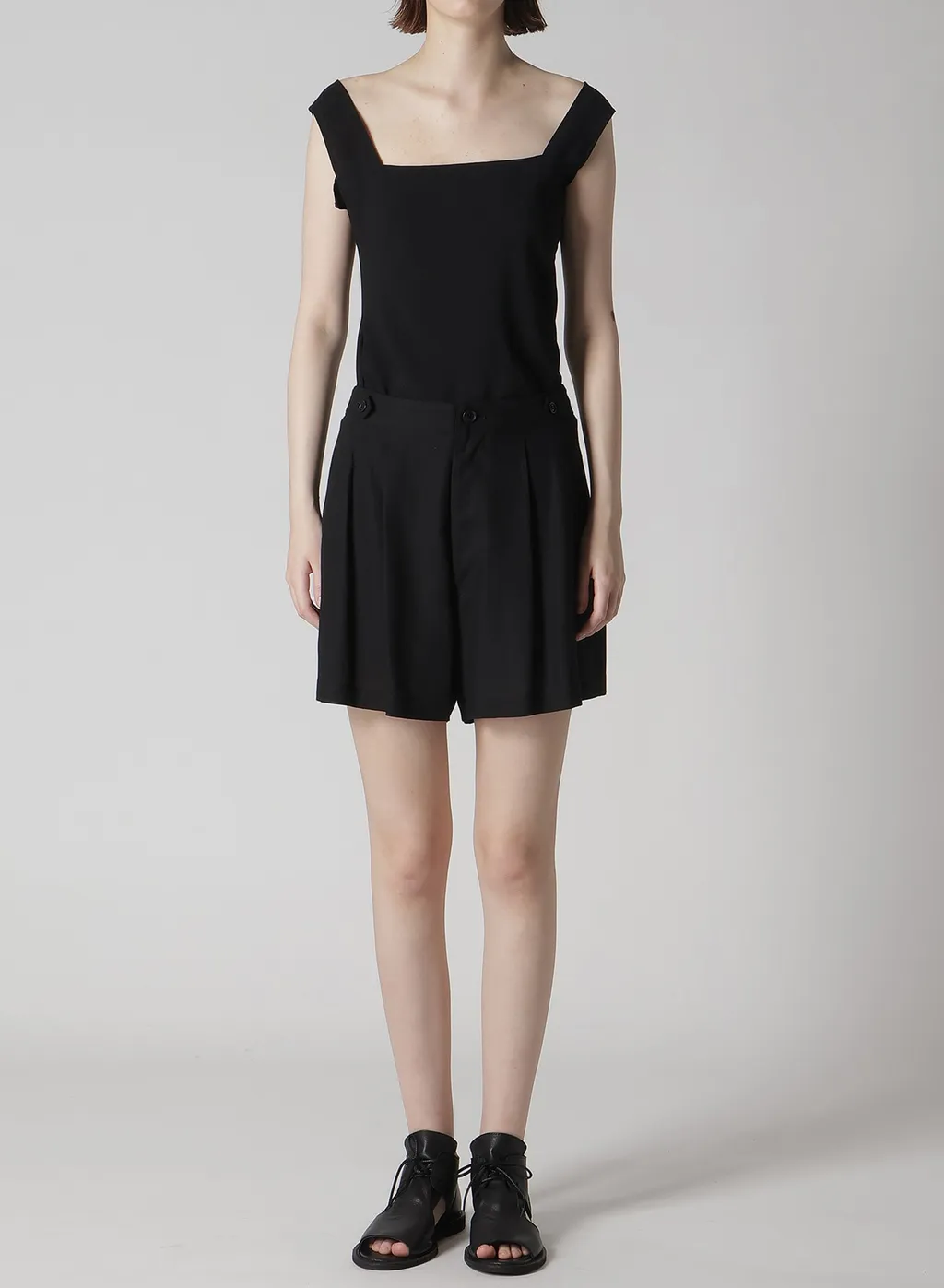 Rayon/Linen Sheeting Short Pants