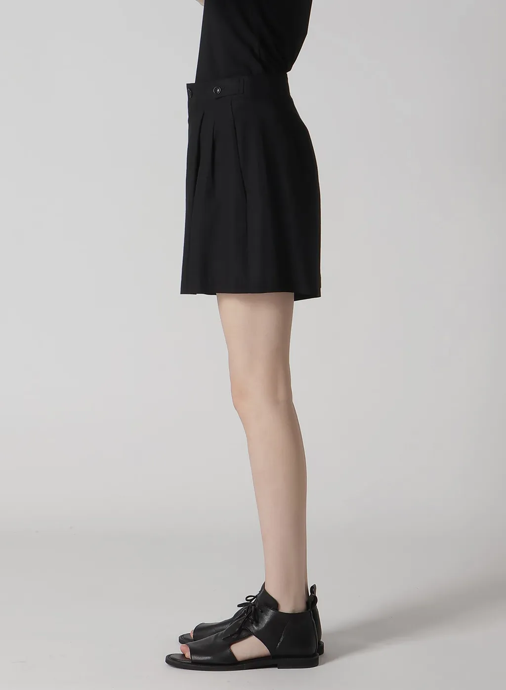 Rayon/Linen Sheeting Short Pants