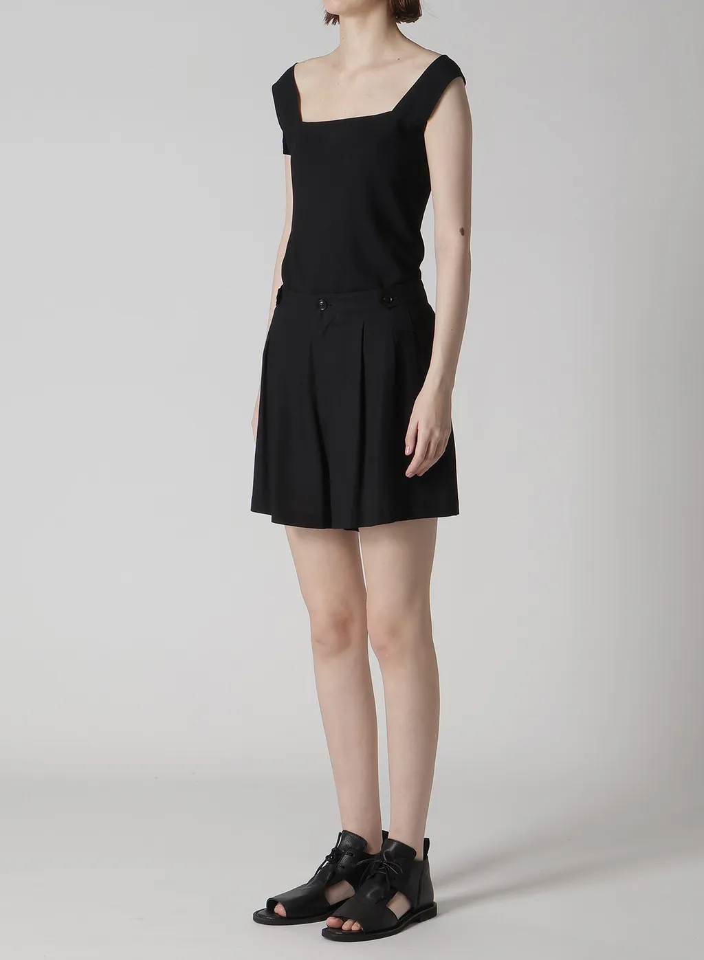 Rayon/Linen Sheeting Short Pants