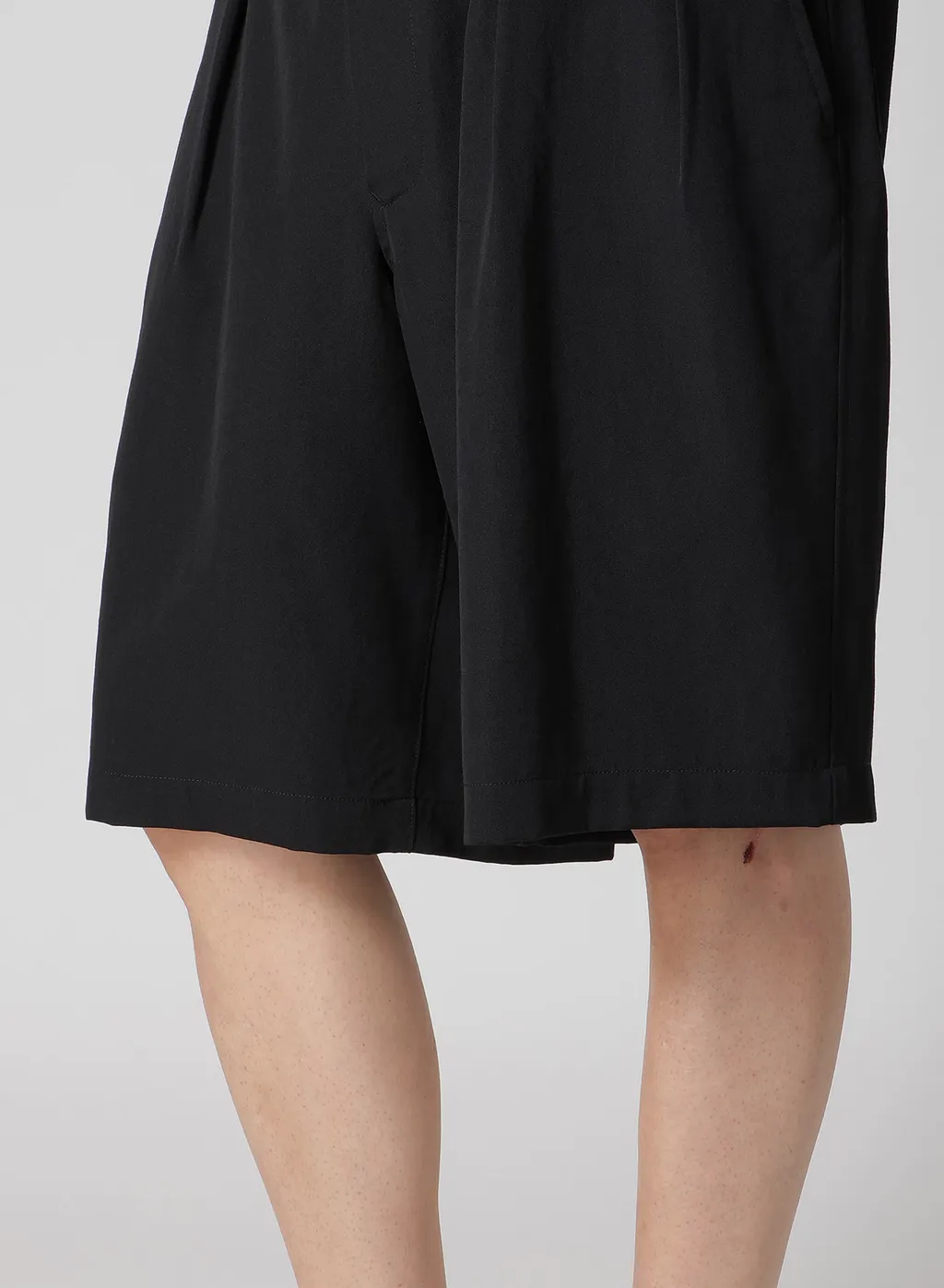 Wool Gabardine Short Pants
