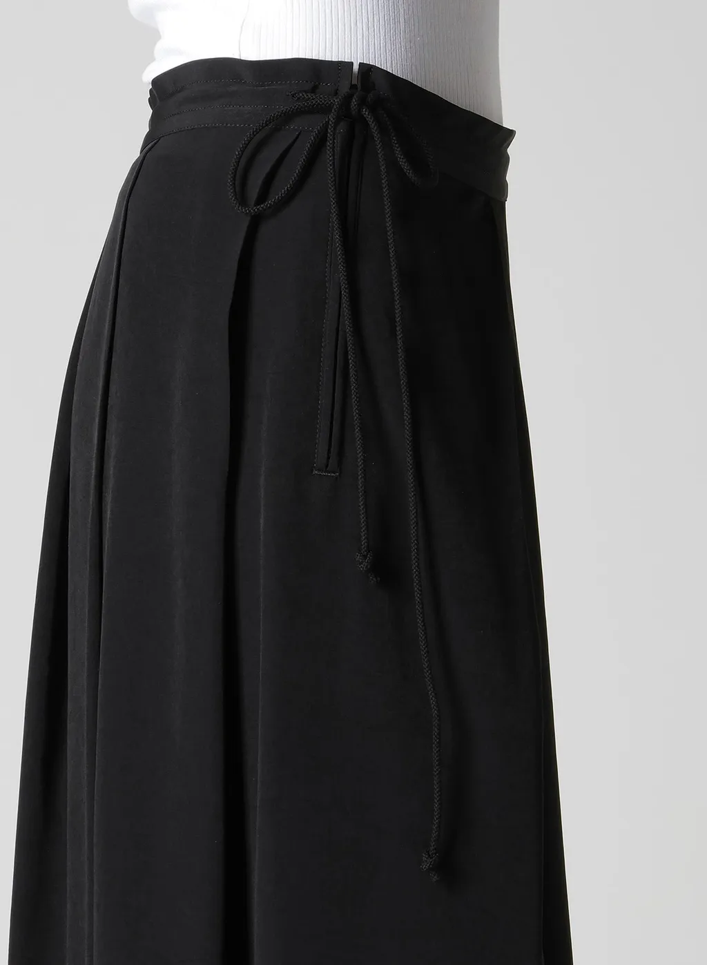 Ta/Pe Crepe De Chine Unbalanced Tuck Skirt