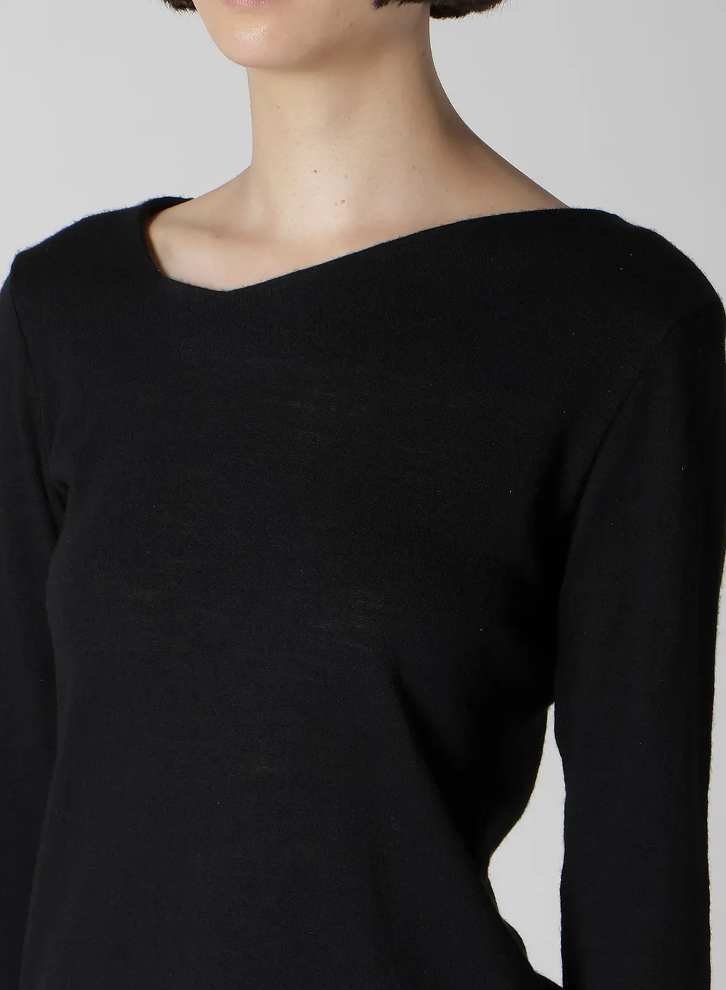 Airy Spun Light Milled Angular Neck Long T-Shirt