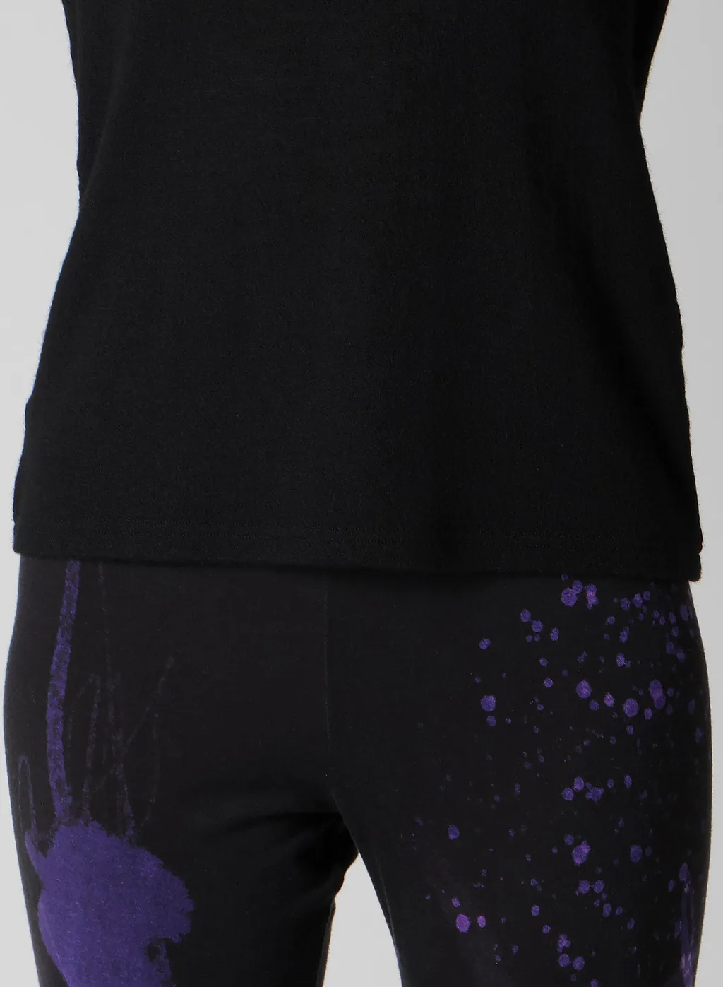 Airy Spun Light Milled Angular Neck Long T-Shirt