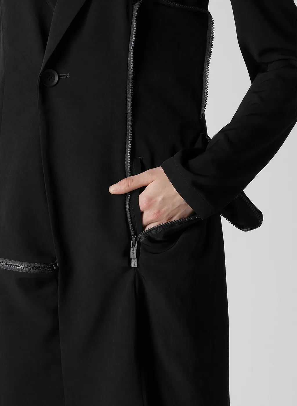 Ta/Pe Crepe De Chine Zip Detail Jacket
