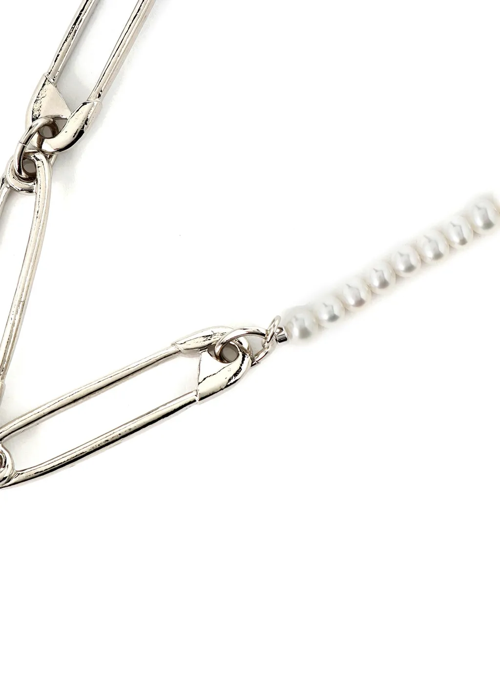 Pearl/Brass B Pearl Pin Choker