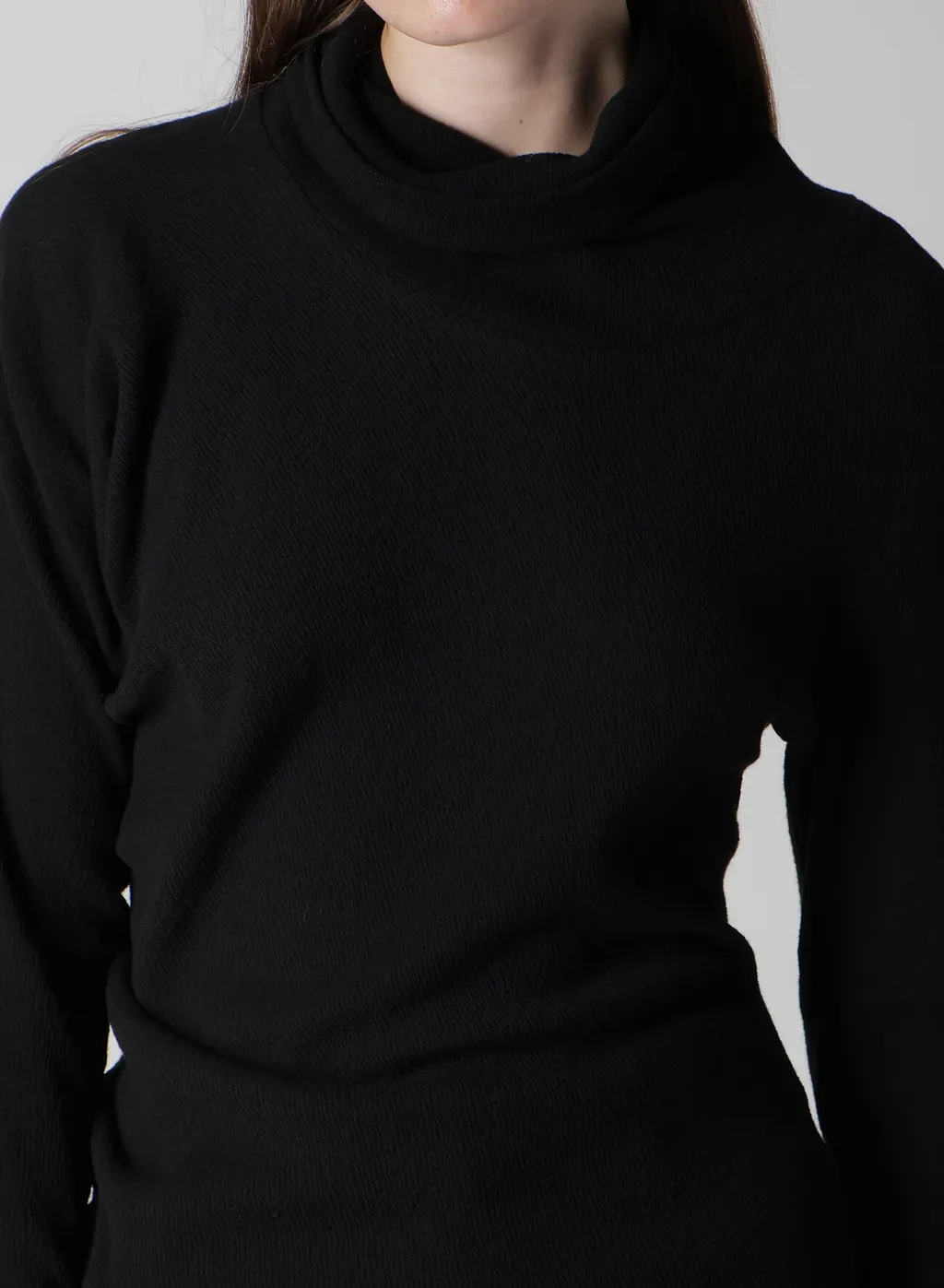 High Twisted Links Draped Turtle Neck Po