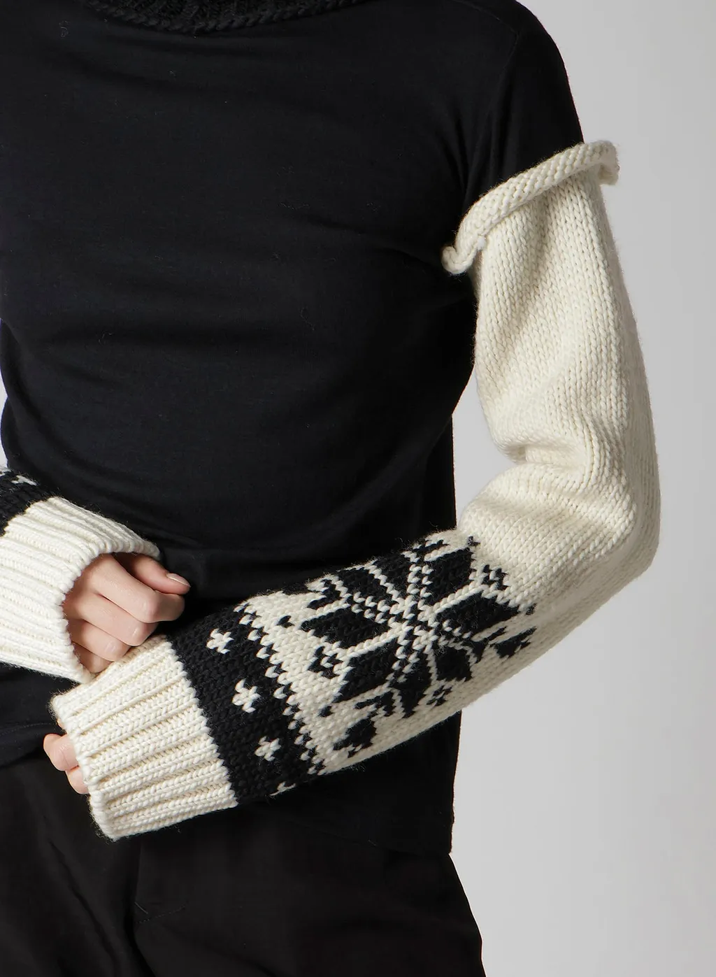 Wool Interlock Snow Pattern High Neck Po