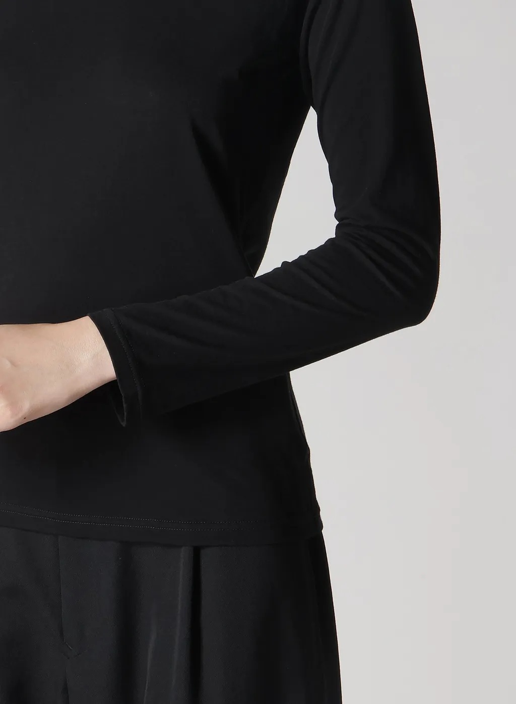 Casharn Round Neck Long Slv T